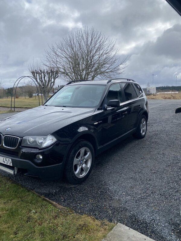 Svart Begagnad 2007 BMW X3 Comfort Edition SUV | 39 000 kr (Lite dyr) - Bild 1/3