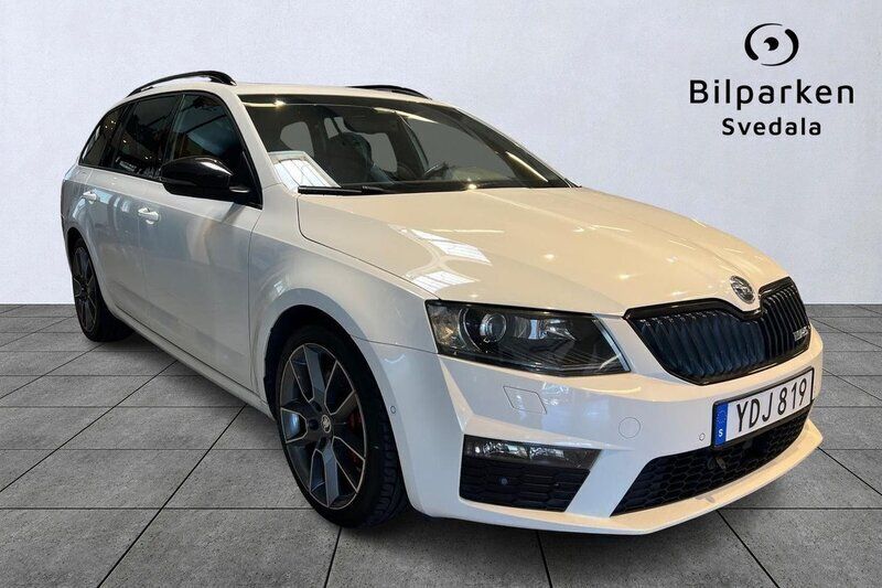 Vit Begagnad 2014 Skoda Octavia RS Kombi | 169 990 kr (Marknadspris) - Bild 1/4