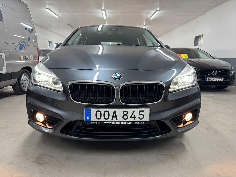 Begagnad BMW 220 Active Tourer 190 HK (139 kW) 2018 Grå Minibuss