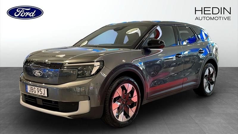 Grå (grey) Ny 2025 Ford Explorer Premium SUV | 705 700 kr - Bild 1/4