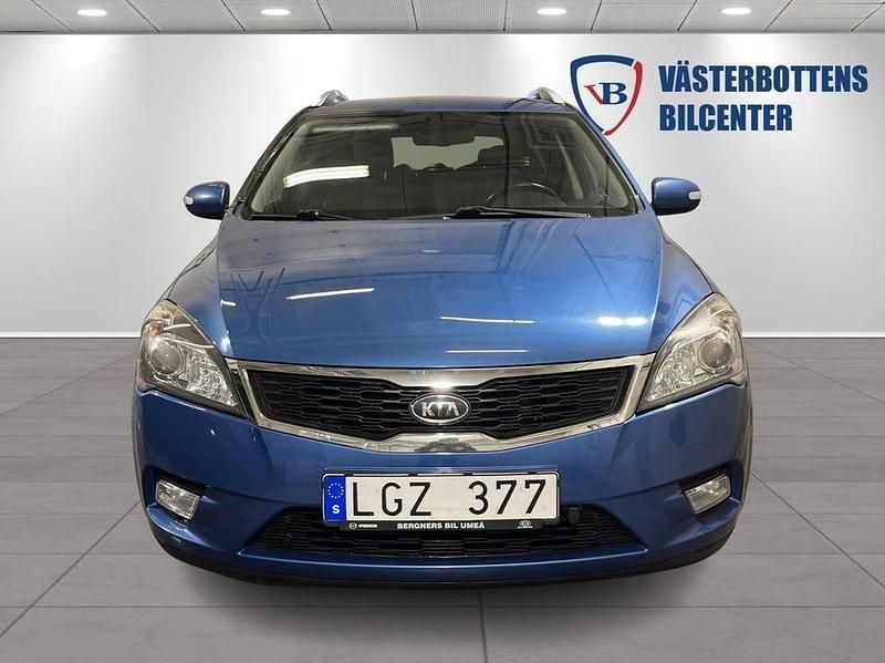 Begagnad Kia Ceed Sportswagon 128 HK (94 kW) 2011 Blå Kombi