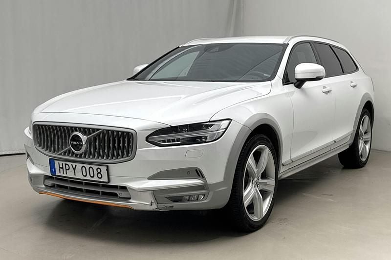 Vit Begagnad 2018 Volvo V90 CC Ocean Race Kombi | 269 000 kr (Superpris) - Bild 1/4