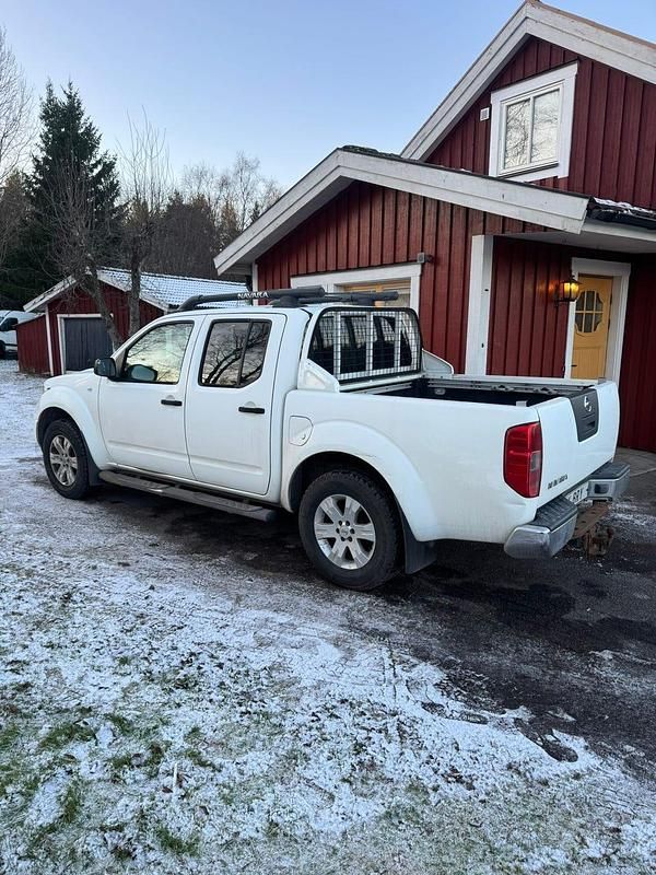 Begagnad Nissan Navara 174 HK (127 kW) 2006 Vit Pickup