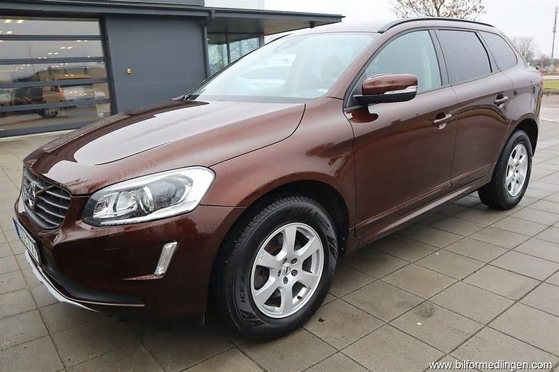 Begagnad Volvo XC60 150 HK (110 kW) 2017 Brun SUV