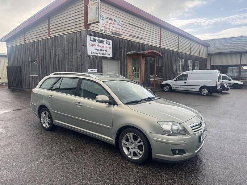 Grön Begagnad 2008 Toyota Avensis Kombi | 36 000 kr (Marknadspris) - Bild 1/4