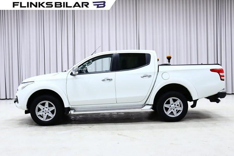 Vit Begagnad 2017 Fiat Fullback Pickup | 199 900 kr (Marknadspris) - Bild 1/4