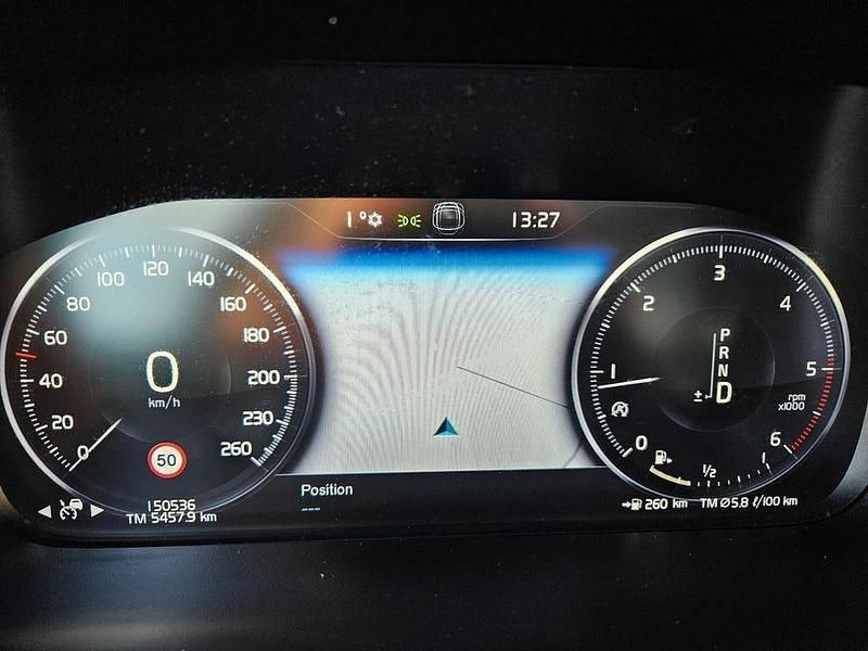 Begagnad Volvo V60 Momentum 150 HK (110 kW) 2020 Svart Kombi