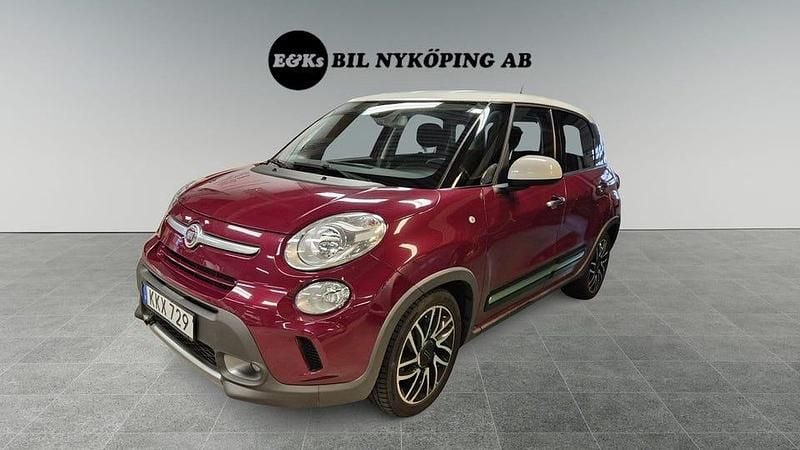 Röd Begagnad 2014 Fiat 500L Minibuss | 89 000 kr - Bild 1/4