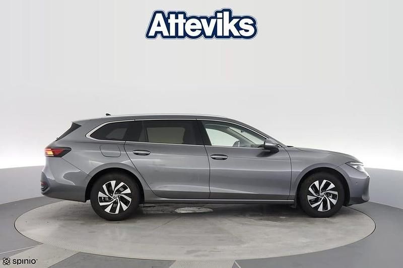 Begagnad VW Passat Business 151 HK (111 kW) 2024 Mörkgrå Kombi
