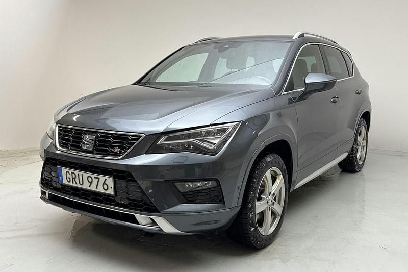 Grå Begagnad 2018 Seat Ateca 4Drive SUV | 159 000 kr (Marknadspris) - Bild 1/4