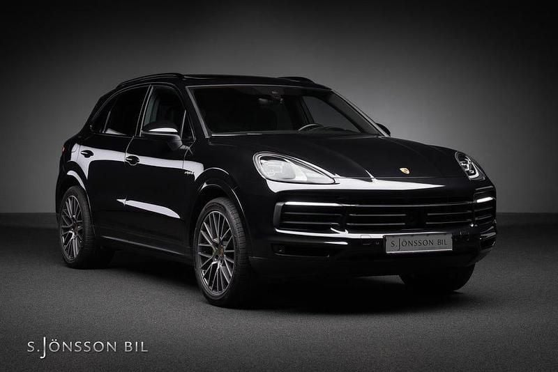 Jet black metallic Begagnad 2021 Porsche Cayenne SUV | 699 000 kr (Superpris) - Bild 1/4