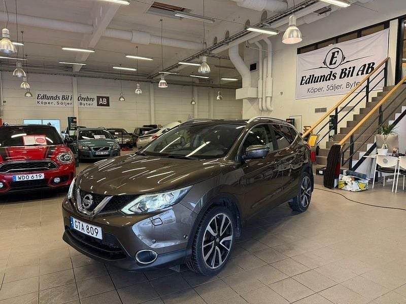 Brun Begagnad 2015 Nissan Qashqai SUV | 129 800 kr (Marknadspris) - Bild 1/4