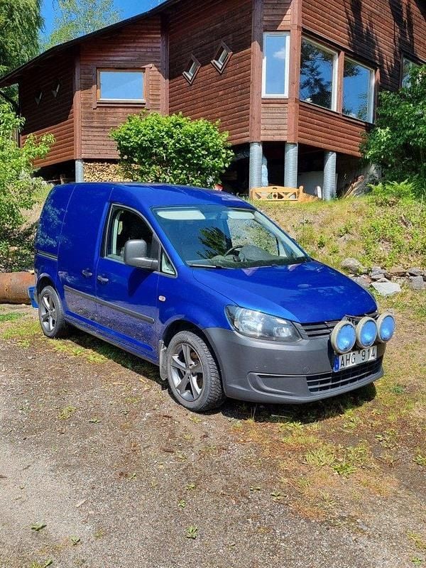 Blå Begagnad 2014 VW Caddy Minibuss | 67 000 kr (Marknadspris) - Bild 1/3