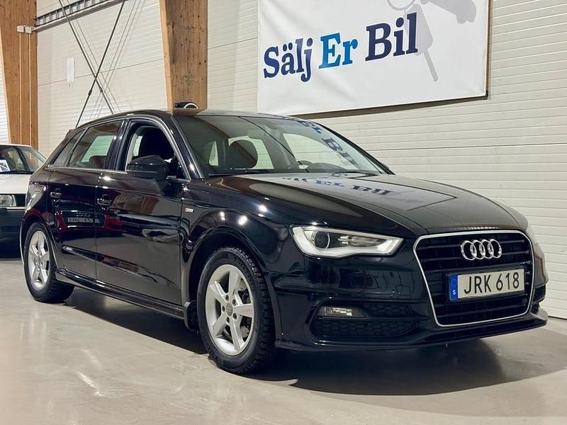 Svart Begagnad 2016 Audi A3 Sportback S-Line Halvkombi | 129 900 kr (Bra pris) - Bild 1/4