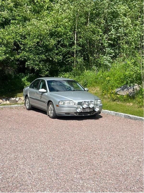 Silver Begagnad 2001 Volvo S80 Sedan | 14 500 kr (Marknadspris) - Bild 1/4