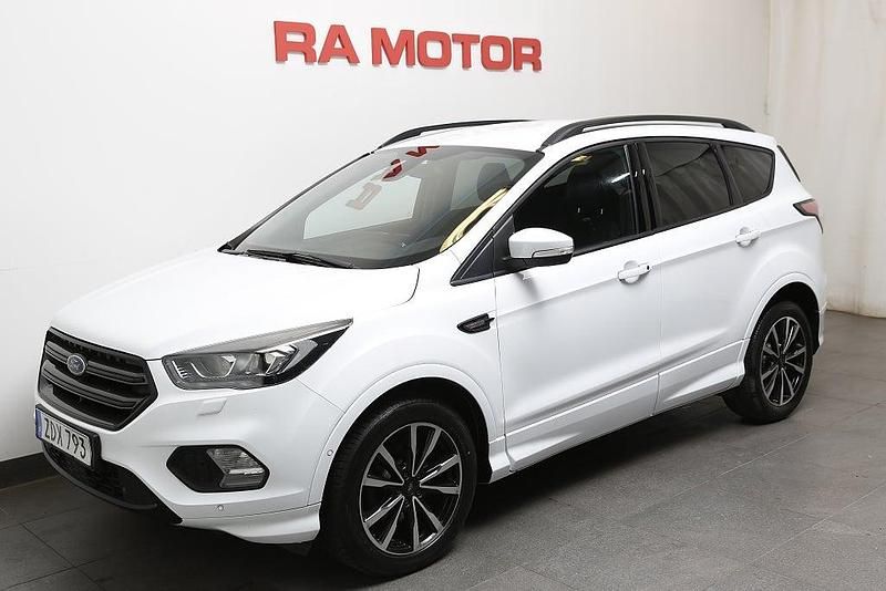 Vit Begagnad 2017 Ford Kuga ST-Line SUV | 139 900 kr (Marknadspris) - Bild 1/3