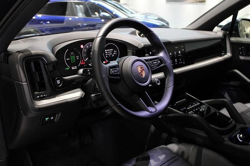 Begagnad Porsche Cayenne 305 HK (224 kW) 2025 Blå SUV