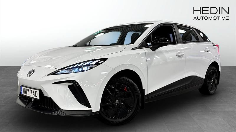 Vit (white) Begagnad 2023 MG MG4 EV Halvkombi | 219 900 kr (Bra pris) - Bild 1/4
