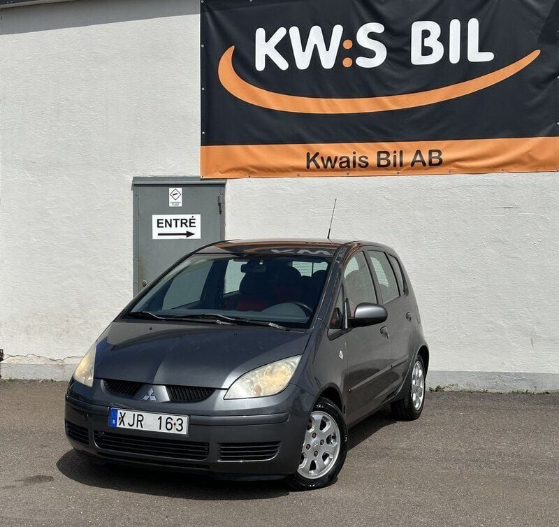 Mörkgrå Begagnad 2005 Mitsubishi Colt Halvkombi | 19 900 kr (Marknadspris) - Bild 1/4