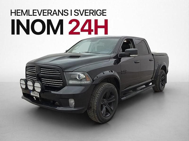 Begagnad RAM 1500 2016 Svart Pickup
