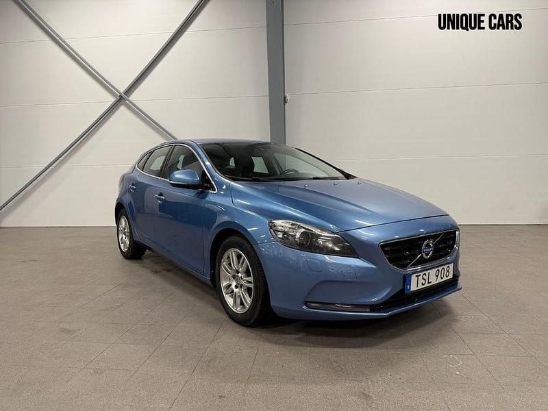 Begagnad Volvo V40 116 HK (85 kW) 2014 Blå Halvkombi
