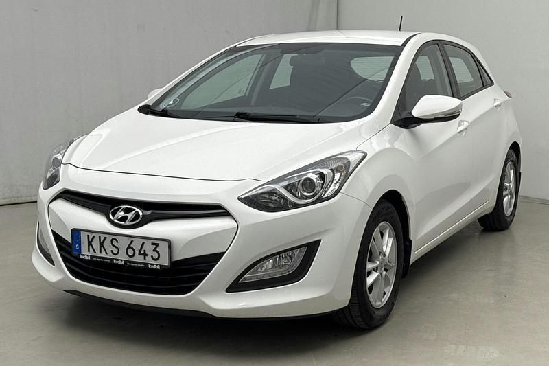Vit Begagnad 2014 Hyundai i30 | 100 000 kr - Bild 1/4