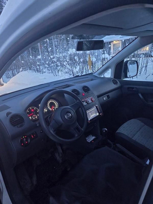Begagnad VW Caddy 75 HK (55 kW) 2013 Minibuss