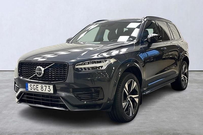 Grå Begagnad 2022 Volvo XC90 R-Design SUV | 615 000 kr (Marknadspris) - Bild 1/4