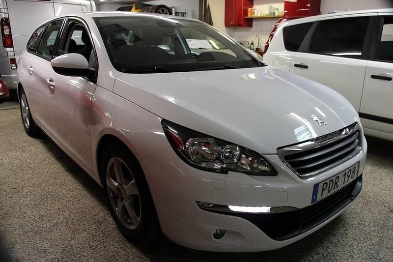 Begagnad Peugeot 308 SW Active 120 HK (88 kW) 2016 Vit Kombi