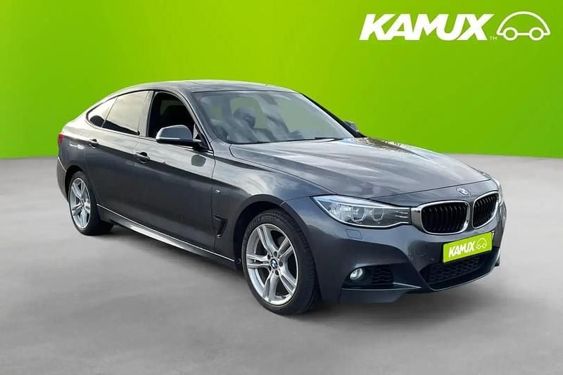 Silver/grå Begagnad 2016 BMW 320 Halvkombi | 184 700 kr (Marknadspris) - Bild 1/4