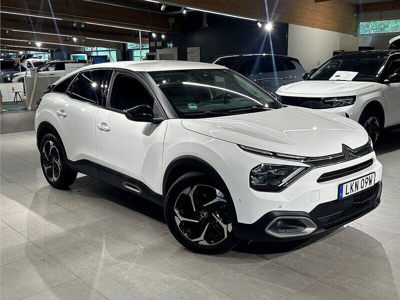 Vit Begagnad 2022 Citroën C4 Shine Halvkombi | 209 900 kr (Marknadspris) - Bild 1/4