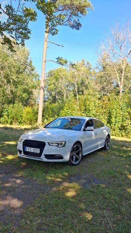 Vit Begagnad 2012 Audi A5 Sportback Comfort Sedan | 95 000 kr - Bild 1/4