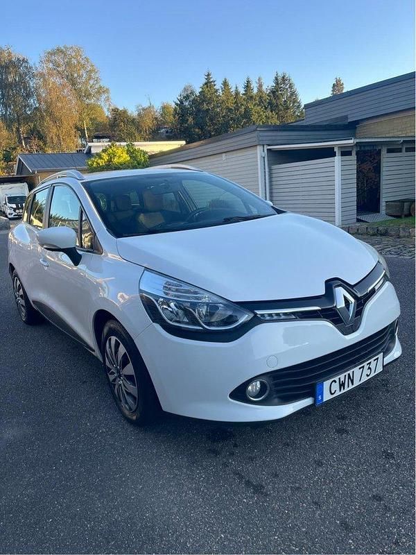 Vit Begagnad 2014 Renault Clio GrandTour Kombi | 59 900 kr (Marknadspris) - Bild 1/4