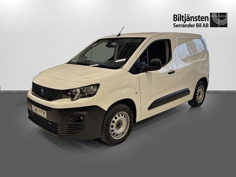 Vit Begagnad 2020 Peugeot Partner Minibuss | 229 900 kr (Dyr) - Bild 1/4