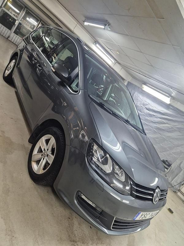 Begagnad 2018 VW Sharan Minibuss | 242 000 kr (Bra pris) - Bild 1/4