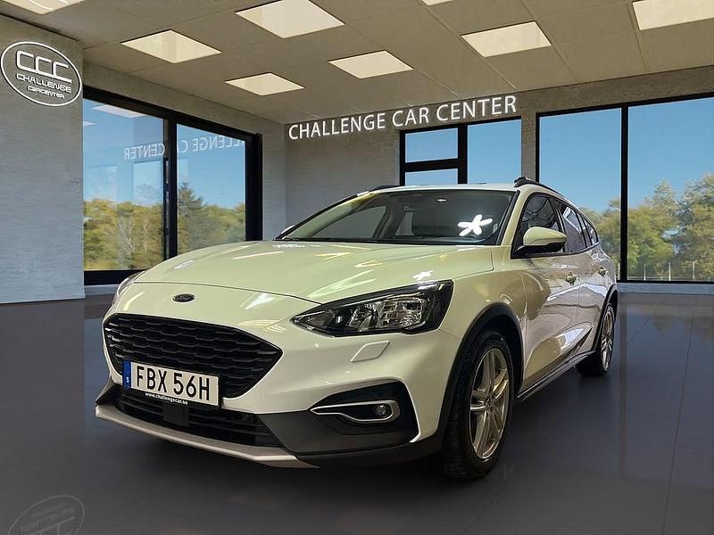 Vit Begagnad 2021 Ford Focus ST-Line Kombi | 159 900 kr (Marknadspris) - Bild 1/4