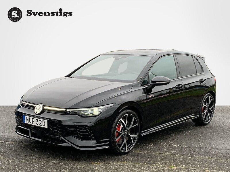 Svart Ny 2024 VW Golf VIII GTI Clubsport Halvkombi | 491 100 kr - Bild 1/4
