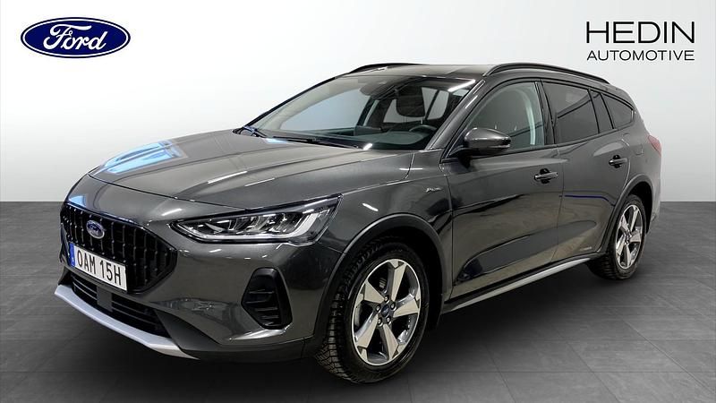 Grå Begagnad 2022 Ford Focus Kombi | 204 000 kr - Bild 1/4