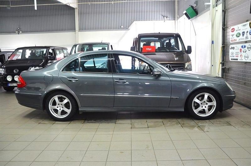 Begagnad Mercedes E280 Avantgarde 190 HK (139 kW) 2006 Grå Sedan
