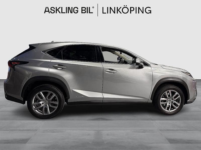 Begagnad Lexus NX300h Executive Line 197 HK (144 kW) 2021 Ljusgrå SUV
