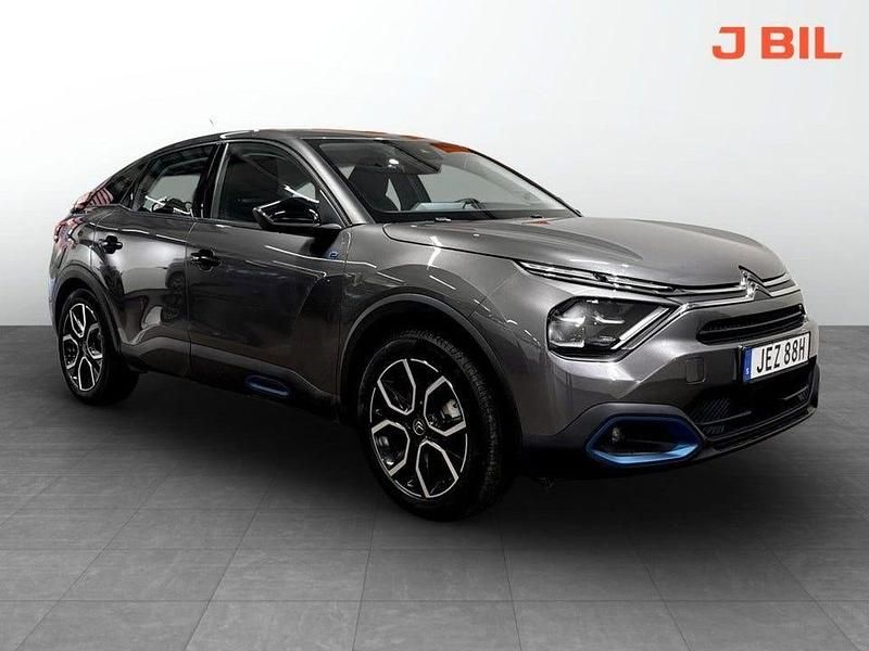 Grå Begagnad 2022 Citroën e-C4 Feel Halvkombi | 199 900 kr (Marknadspris) - Bild 1/4