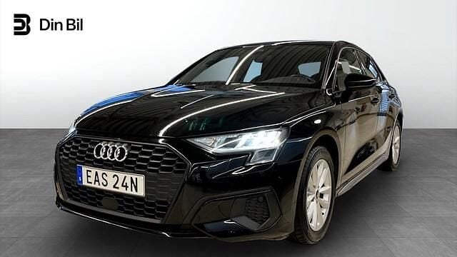Brilliantsvart Begagnad 2023 Audi A3 Proline Sedan | 244 000 kr (Marknadspris) - Bild 1/4