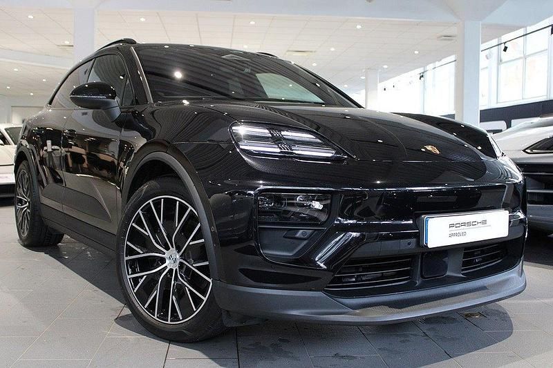 Svart Begagnad 2024 Porsche Macan SUV | 875 000 kr - Bild 1/4