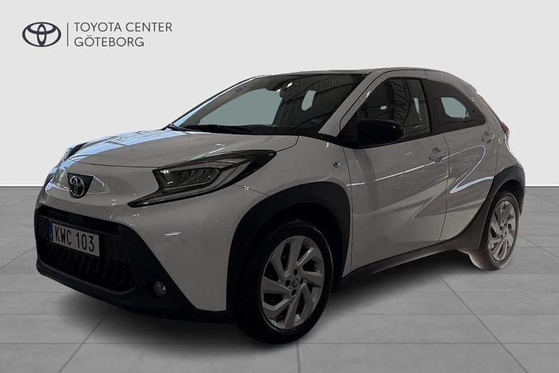 Vit Begagnad 2022 Toyota Aygo X Comfort SUV | 164 900 kr (Marknadspris) - Bild 1/2