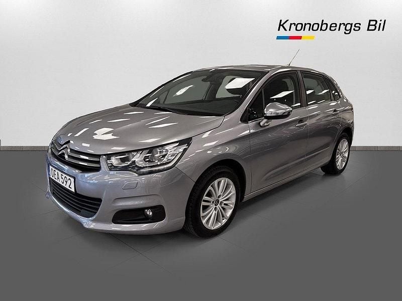 Silver Begagnad 2016 Citroën C4 Halvkombi | 114 598 kr (Dyr) - Bild 1/4