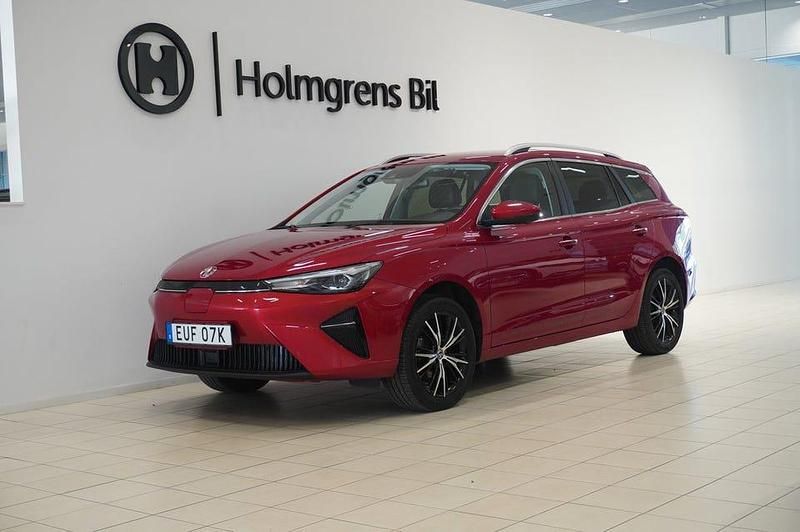 Röd Begagnad 2022 MG MG5 EV Kombi | 209 900 kr (Marknadspris) - Bild 1/4