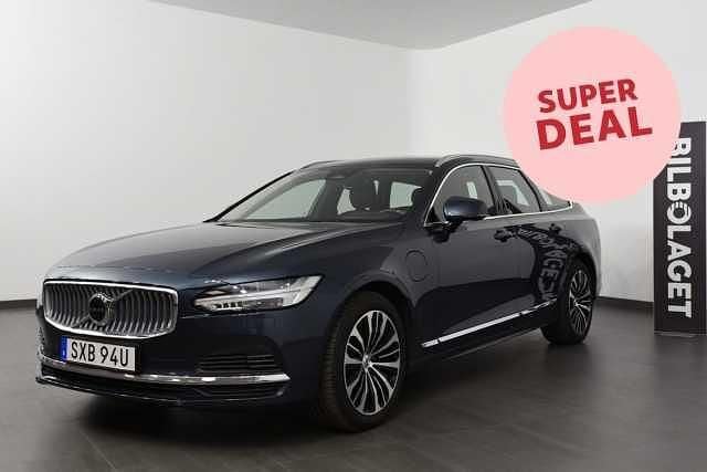 Mörkblå Begagnad 2023 Volvo V90 Core Kombi | 409 500 kr (Marknadspris) - Bild 1/4