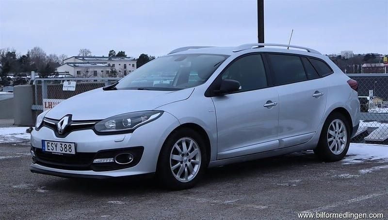 Begagnad Renault Mégane III 110 HK (80 kW) 2015 Silver metallic Kombi