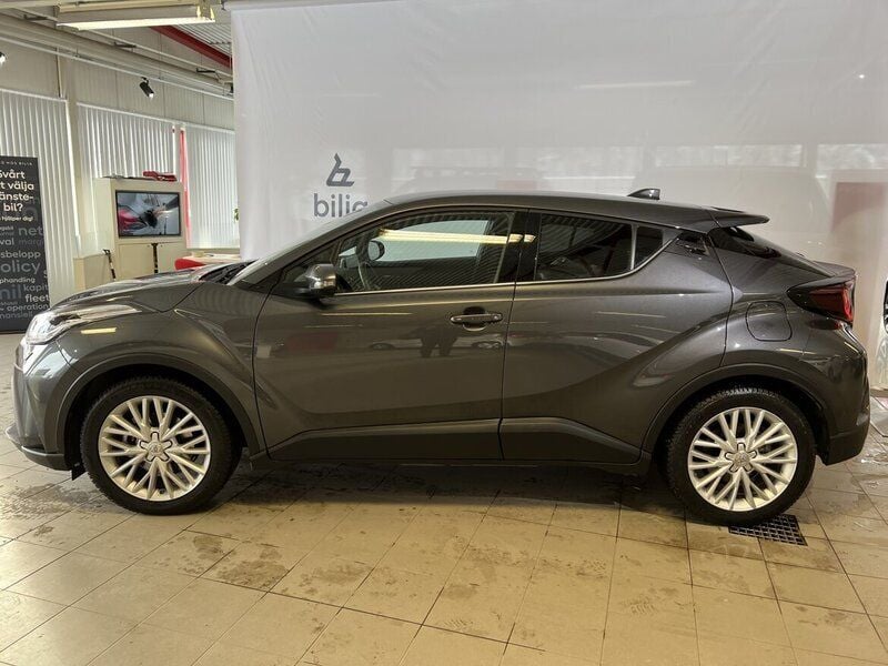 Begagnad Toyota C-HR Edition 184 HK (135 kW) 2022 Grå SUV