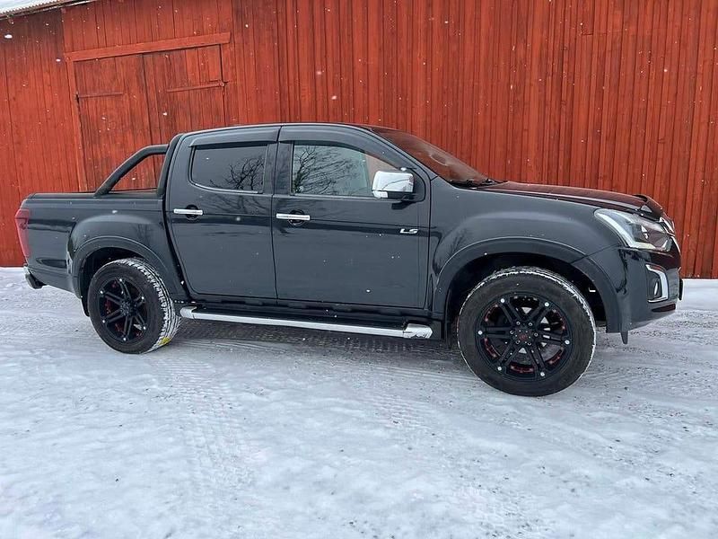 Begagnad Isuzu D-Max 163 HK (119 kW) 2018 Svart Sedan